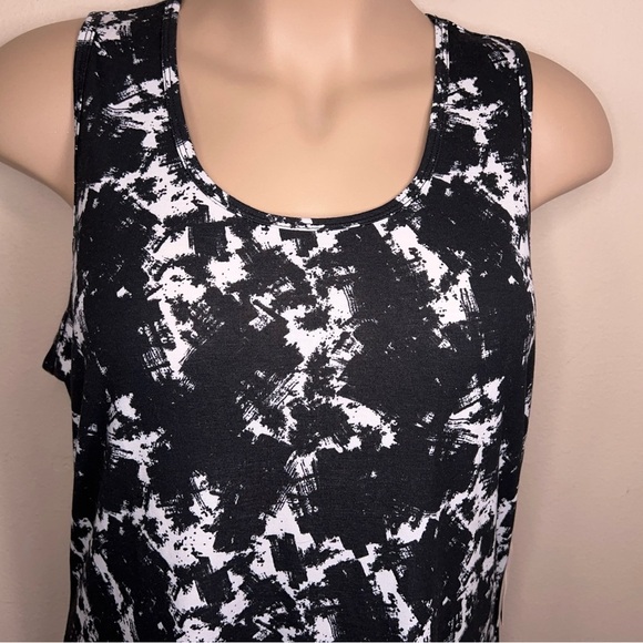 NEW XXXL LULAROE BLACK WHITE TANK TOP SLEEVELESS STRETCH ABSTRACT PRINT - Picture 4 of 14